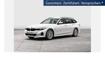 Gebraucht BMW 330e Shadowline 292 PS (214 kW) 2022 Kombi