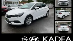 Mineral/polar weiss (055p) Gebraucht 2021 Opel Astra Edition Limousine | 17.490 € (Fairer Preis)