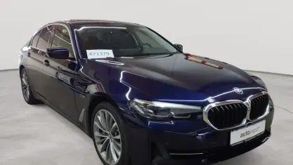 Gebraucht BMW 545e Sport Line 286 PS (210 kW) 2021 Tansanitblau metallic Limousine