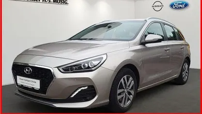 Gebraucht Hyundai i30 Style 140 PS (102 kW) 2020 Braun schwarz Kombi