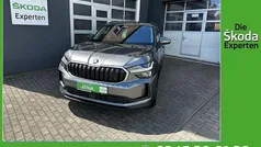 Graphitgrau metallic Gebraucht 2024 Skoda Kodiaq Selection SUV | 43.989 € (Fairer Preis)