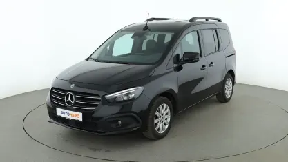 Gebraucht Mercedes T180 Progressive 116 PS (85 kW) 2024 Schwarz Van / Kleinbus