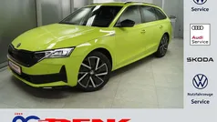 Mambagrün Gebraucht 2024 Skoda Octavia SportLine Kombi | 32.690 € (Fairer Preis)