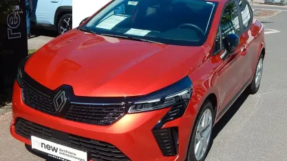 Gebraucht Renault Clio Evolution 91 PS (66 kW) 2024 Dezirrot Kleinwagen