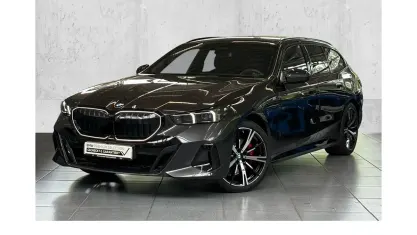 Gebraucht BMW 520 M Sport 197 PS (144 kW) 2024 Grau Kombi