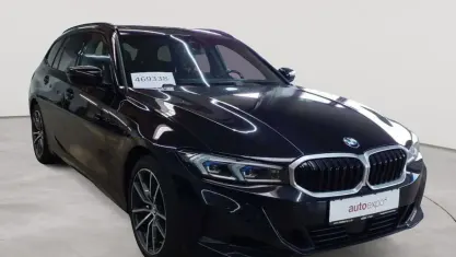Gebraucht BMW 320 Sport Line 190 PS (139 kW) 2023 Saphirschwarz metallic Kombi