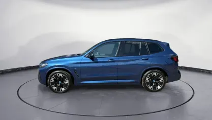 Gebraucht BMW iX3 Impressive 210 kW (286 PS) 2024 Blau SUV