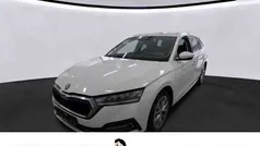 Weiss Gebraucht 2023 Skoda Octavia Style Kombi | 25.977 € (Guter Preis)