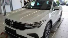 Weiss Gebraucht 2021 VW Tiguan Life SUV | 31.990 € (Fairer Preis)