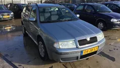 Grau Gebraucht 2002 Skoda Octavia Comfort Kombi | 940 € (Fairer Preis)