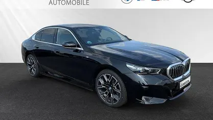 Saphirschwarz metallic Gebraucht 2025 BMW 530e M Sport Limousine | 62.500 € (Fairer Preis)