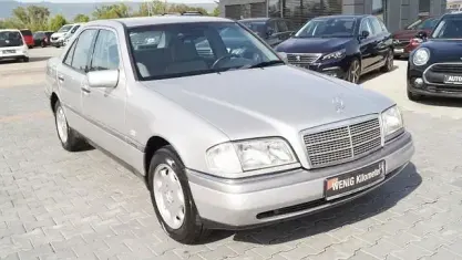 Brugt Mercedes C180 Elegance 122 HK (89 kW) 1995 Sølv Sedan