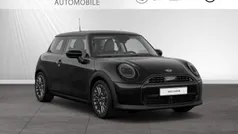 Midnight black metallic Gebraucht 2024 Mini Cooper Kleinwagen | 27.499 € (Fairer Preis)