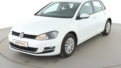 Gebraucht VW Golf VII Trendline 110 PS (80 kW) 2016 Weiß Limousine