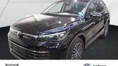 Schwarz Gebraucht 2024 VW Tiguan Life SUV | 34.290 € (Fairer Preis)