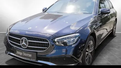 Gebraucht Mercedes E220 Avantgarde 200 PS (147 kW) 2022 Metalliclack nautikblau Kombi