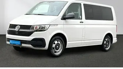 Gebraucht VW Multivan Trendline 150 PS (110 kW) 2022 Weiß Van / Kleinbus