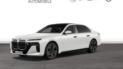 Gebraucht BMW 740 M Sport 299 PS (219 kW) 2025 Mineralweiß metallic metallic Limousine