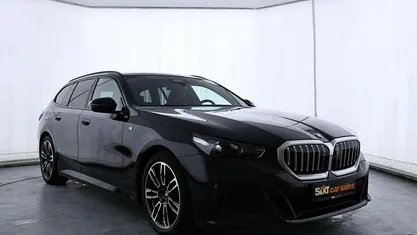 Gebraucht BMW 520 M Sport 197 PS (144 kW) 2025 Schwarz Kombi