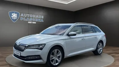 Gebraucht Skoda Superb Style 218 PS (160 kW) 2022 Moonweiß Kombi