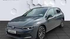 Grau Gebraucht 2023 VW Golf VIII Move Limousine | 22.966 € (Guter Preis)