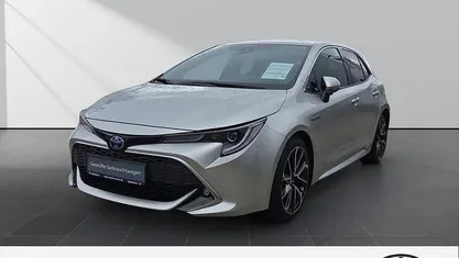 Gebraucht Toyota Corolla Basis 184 PS (135 kW) 2019 Cosmicsilber metallic Limousine