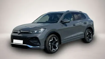 Neu VW Tiguan R-line 150 PS (110 kW) 2026 Grenadillschwarz SUV