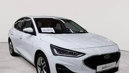 Frozen white Gebraucht 2022 Ford Focus Cool & Connect Limousine | 16.390 € (Superpreis)