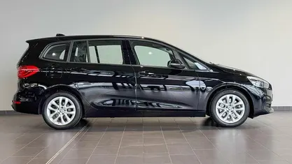 Schwarz Gebraucht 2022 BMW 218 Gran Tourer Advantage Van / Kleinbus | 23.450 € (Fairer Preis)