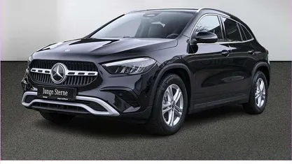 Unilack nachtschwarz Gebraucht 2024 Mercedes GLA200 SUV | 34.770 € (Guter Preis)