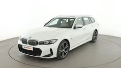 Weiß Gebraucht 2022 BMW 320 M Sport Kombi | 38.990 €
