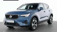 Blau Gebraucht 2024 Volvo XC40 Core SUV | 35.990 € (Fairer Preis)