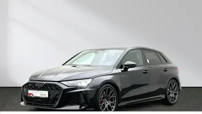 Neu Audi RS3 Sportback Design 400 PS (294 kW) 2026 Schwarz Kleinwagen