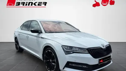 Gebraucht Skoda Superb SportLine 190 PS (139 kW) 2022 Moonweiß perleffekt Limousine