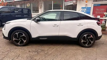 Weiß Gebraucht 2023 Citroën C4 PureTech Limousine | 17.490 € (Fairer Preis)