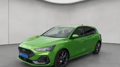 Mean green metallic Gebraucht 2023 Ford Focus ST Limousine | 32.480 € (Fairer Preis)
