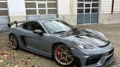 Grau Gebraucht 2023 Porsche 718 Cayman GT4 Coupé | 141.888 €