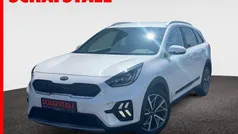Weiss ((swp) snow white pearl) Gebraucht 2021 Kia Niro Spirit SUV | 18.979 € (Guter Preis)