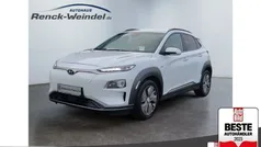 Chalk white / met (weiss) Gebraucht 2019 Hyundai Kona Premium SUV | 23.489 € (Etwas zu teuer)