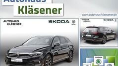 Deep black perleffekt (schwarz) Gebraucht 2021 VW Passat GTE Kombi | 22.970 € (Fairer Preis)