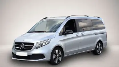 Gebraucht Mercedes V220 Avantgarde 163 PS (119 kW) 2022 Silber Van / Kleinbus