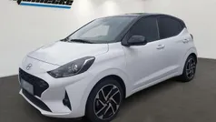Atlas white/ phantom black / s Gebraucht 2024 Hyundai i10 Prime Kleinwagen | 17.990 € (Fairer Preis)