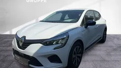 Weiß Gebraucht 2023 Renault Clio V Equilibre Limousine | 14.490 € (Guter Preis)