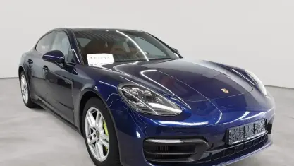 Gebraucht Porsche Panamera 4 Platinum Edition 330 PS (242 kW) 2022 Enzianblau metallic Kleinwagen