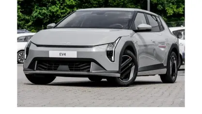 Neu Kia EV4 Earth 150 kW (204 PS) 2026 Grau Limousine