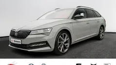 Grau Gebraucht 2022 Skoda Superb SportLine Kombi | 33.989 € (Fairer Preis)