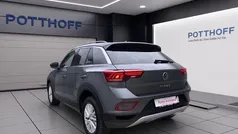 Grau Gebraucht 2024 VW T-Roc Life SUV | 22.177 € (Guter Preis)