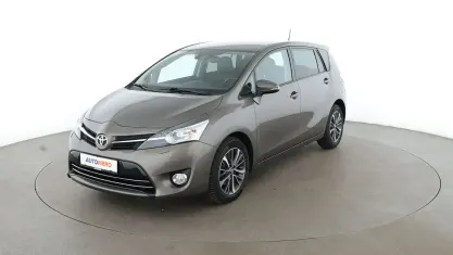 Gebraucht Toyota Verso Executive 147 PS (108 kW) 2016 Gold Van / Kleinbus
