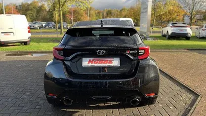Precious schwarz Gebraucht 2022 Toyota Yaris Kleinwagen | 32.500 € (Fairer Preis)