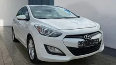 Creamy white (weiß) Gebraucht 2014 Hyundai i30 Style Limousine | 10.980 € (Fairer Preis)